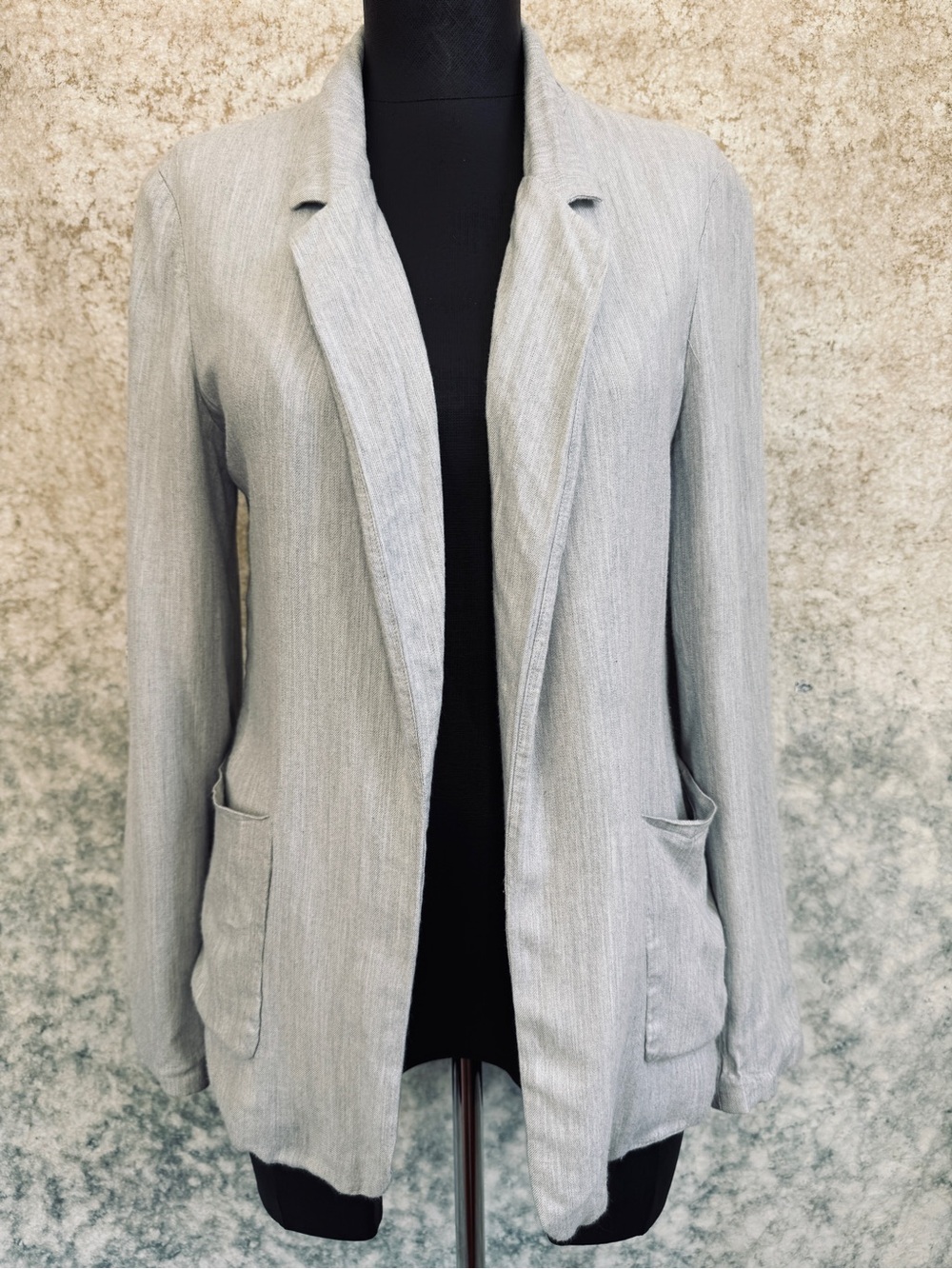 Talula Kent Blazer - Aritzia - Light Grey - 8